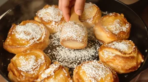 Oubliez la friteuse : les beignets aux pommes de ma grand-mère, dorés et moelleux en 15 minutes